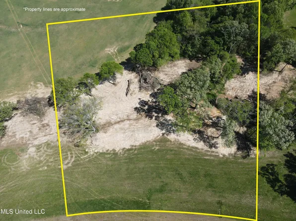 12 Como Trace Dr #13, Senatobia, MS 38668