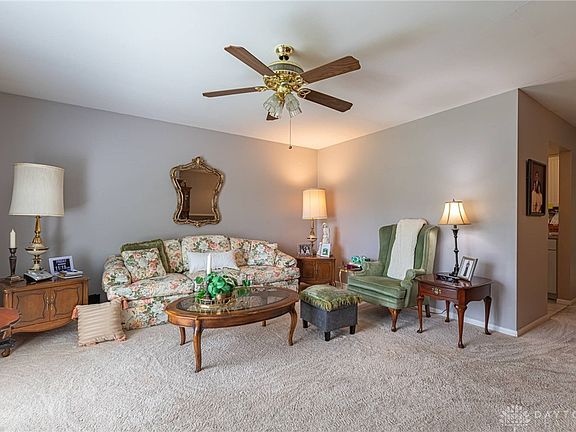 5th image of 711-713 Red Deer Ln