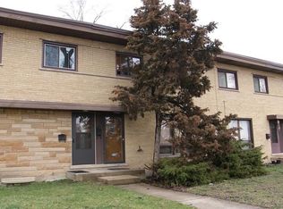 216 E Highland Ave, Mount Prospect, IL