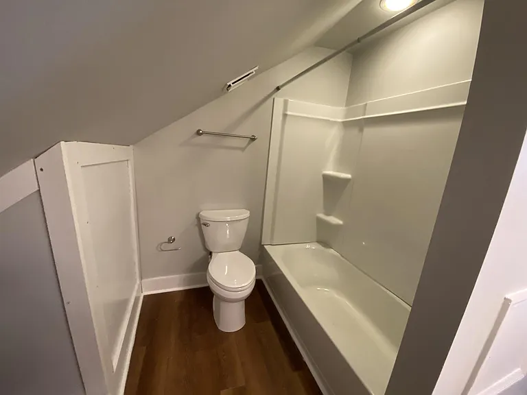 220 Calhoun St — Photo 9