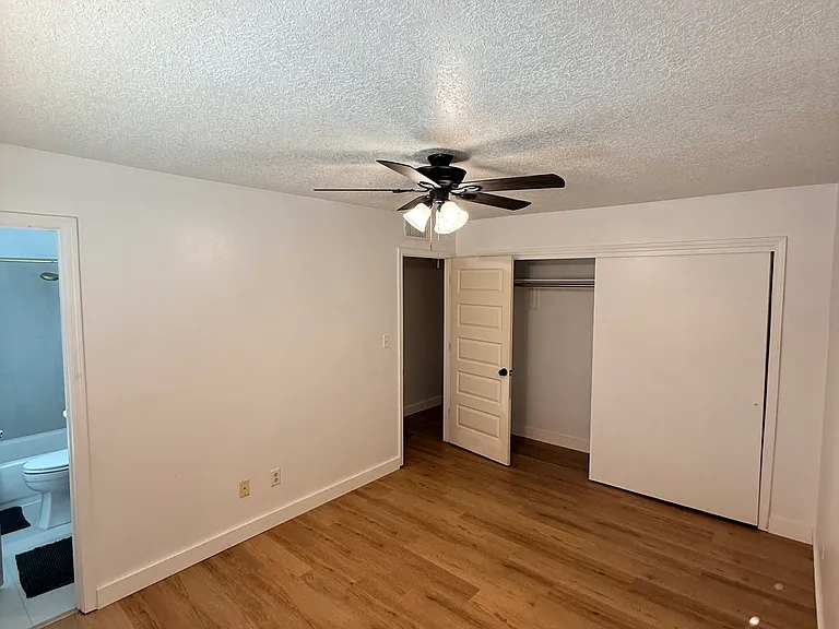 1407 El Camino Real St — Photo 19