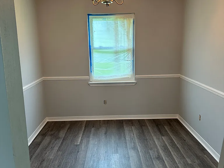 1185 Greenbrier Blvd — Photo 12