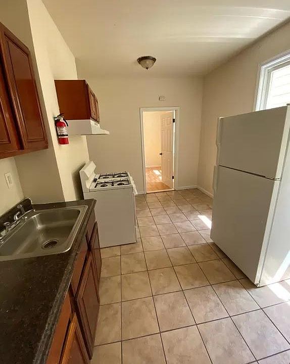 1st image of 77 Brookdale Ave #2R