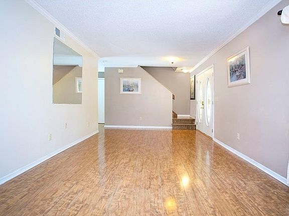 4th image of 8421 Southwood Oaks St