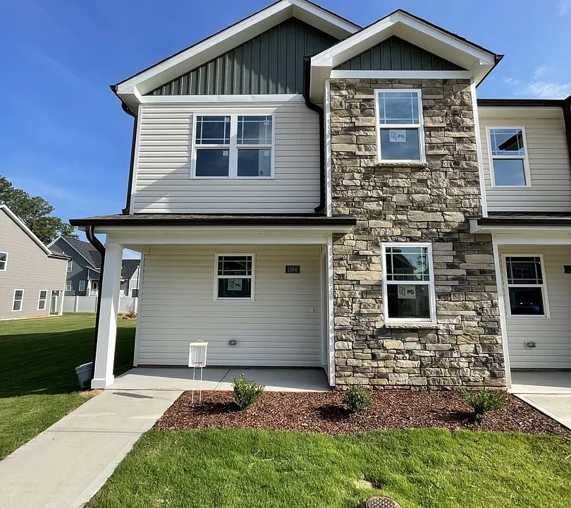 1066 Peony Ln