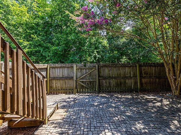 4th image of 37 Heritage Oak Way