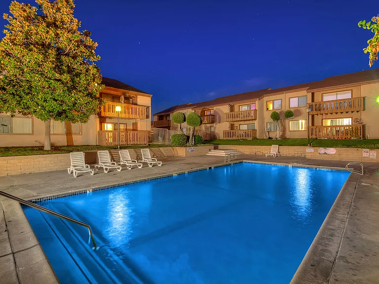 Woodside Village Apartments Pool