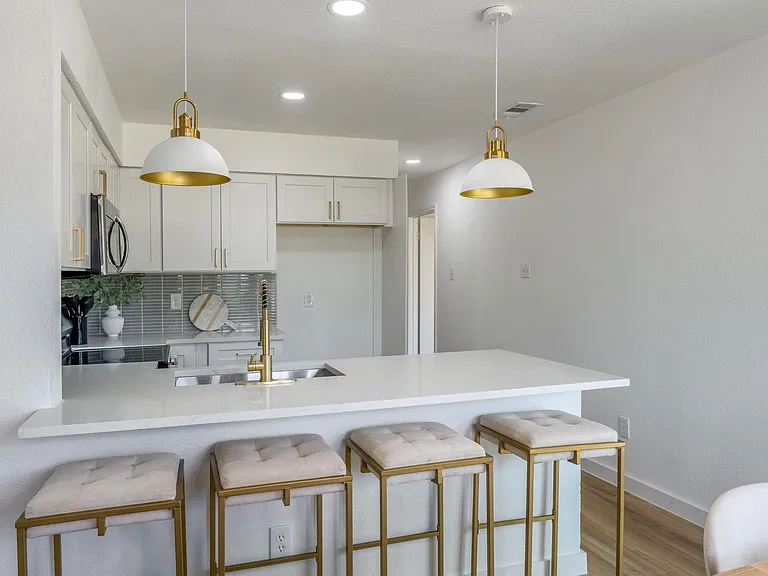 306 Bardfield Ave #306 — Photo 13