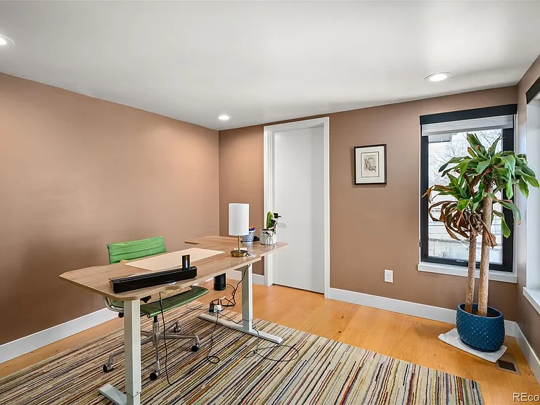 2427 S Race St — Photo 24