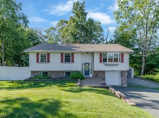 1 Eugene Pl, Hopatcong, NJ 07843