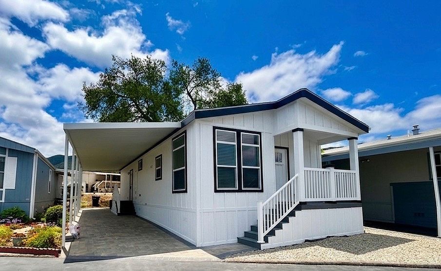 1st image of 40 Ortega Dr #40