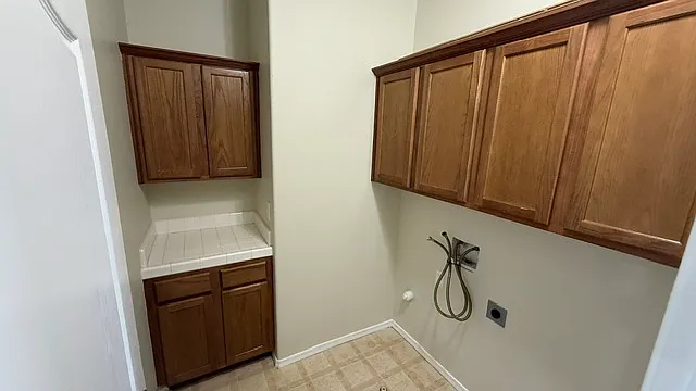 676 W Lisbon Ln — Photo 6