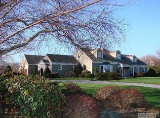 2110 Country Club Dr, Cutchogue, NY 11935