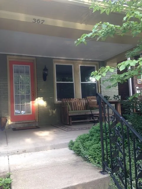 2 bed, 1400 sqft, $2,400 — Photo 2
