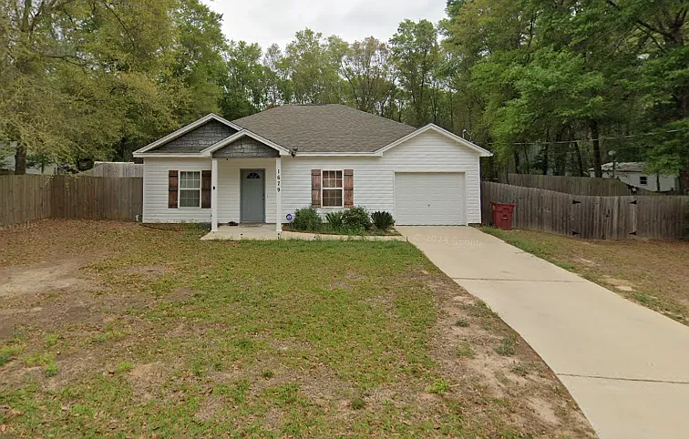 1679 Pickens Cir