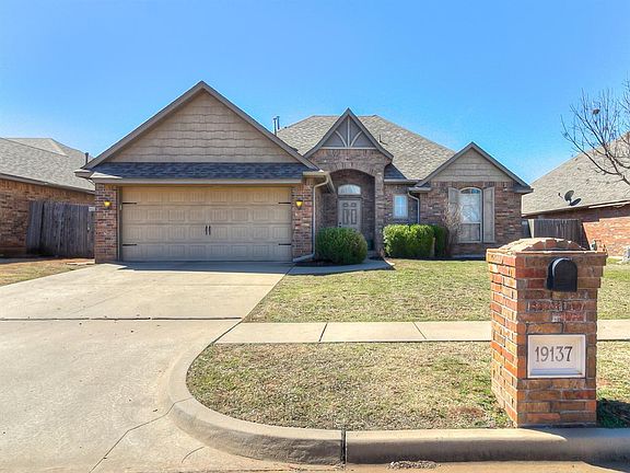 2nd image of 19137 Green Springs Dr