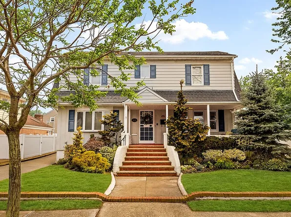 414 144th Bch, Rockaway Park, NY 11694