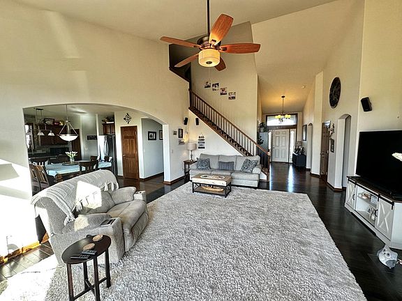 4th image of 15328 Kingston WAY