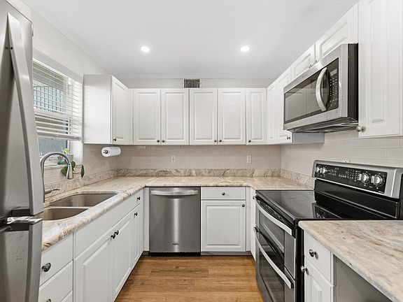 2nd image of 719 Lori Dr APT 205