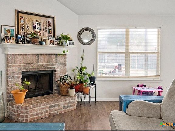 5th image of 512 Mockingbird Ln