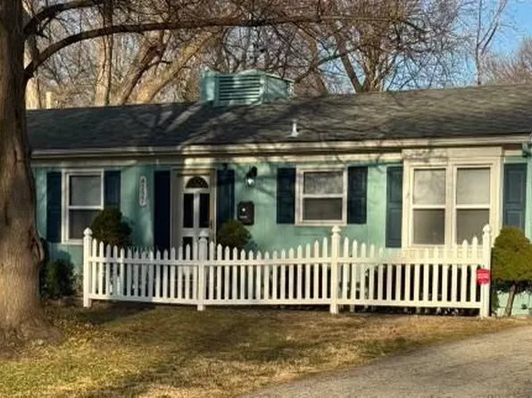 8227 Madison Ave, Kansas City, MO 64114