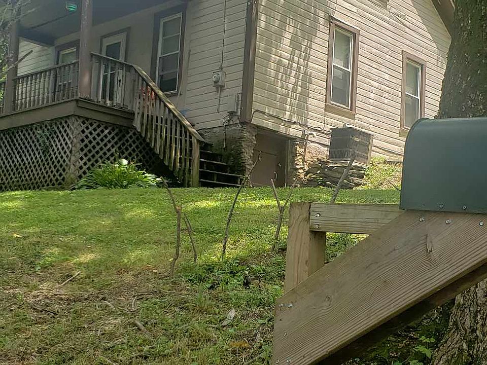 1st image of 401 Long St