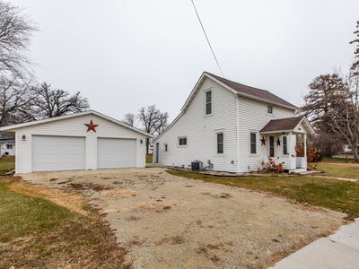 104 3rd St SE, Dodge Center, MN, 55927