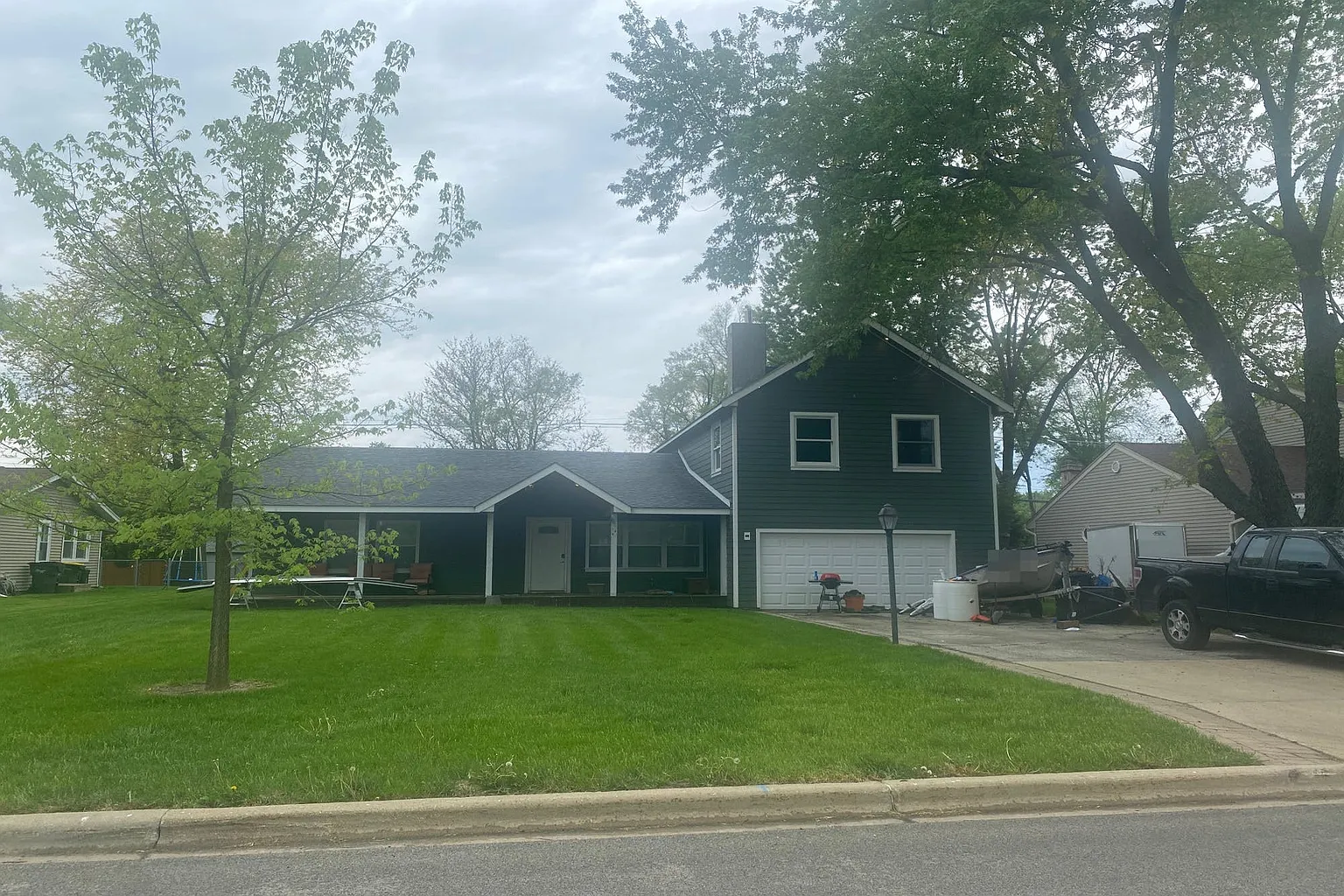 478 Hiawatha Dr photo 1