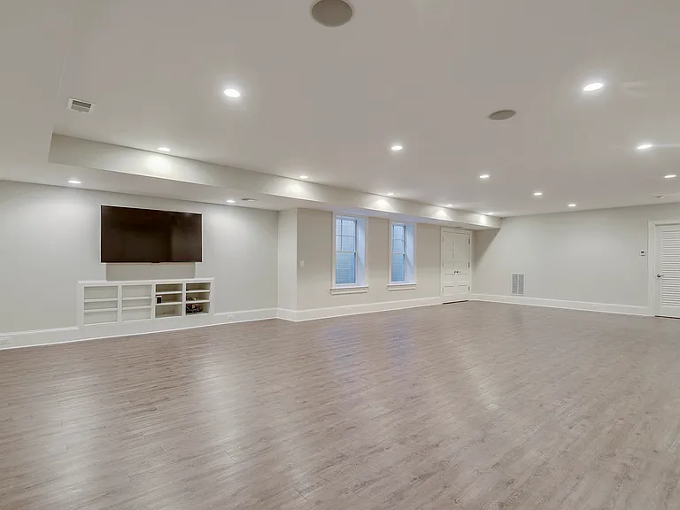 8703 Bradmoor Dr — Photo 49