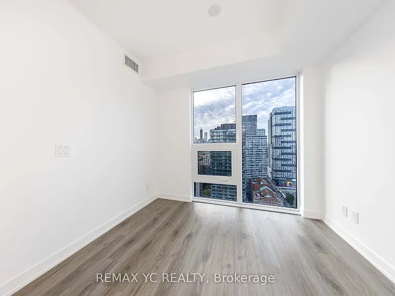 100 Queen St E #3301 — Photo 10