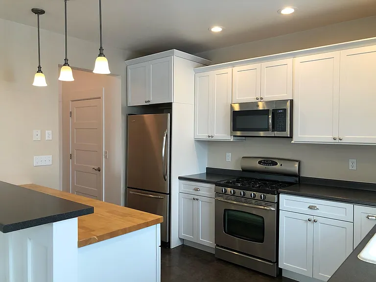 Kitchen with gas range/oven