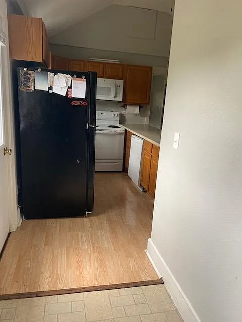 3 bed, $810 — Photo 3