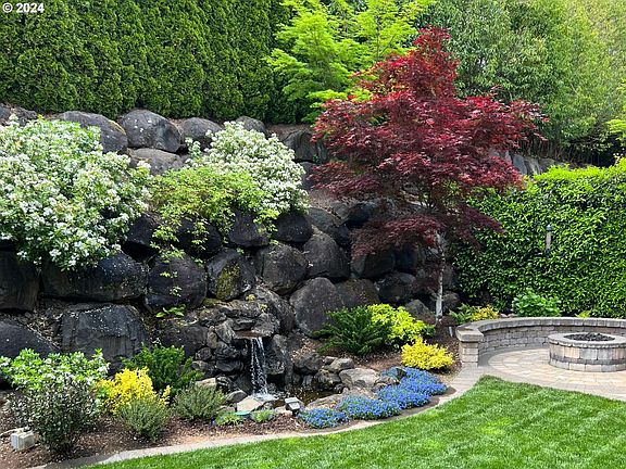 4th image of 2751 Beacon Hill Dr