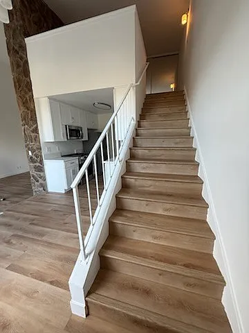 Beverly Glen Plaza — Photo 10