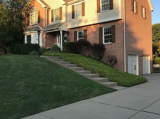 1802 Barley Ct, Coraopolis, PA 15108