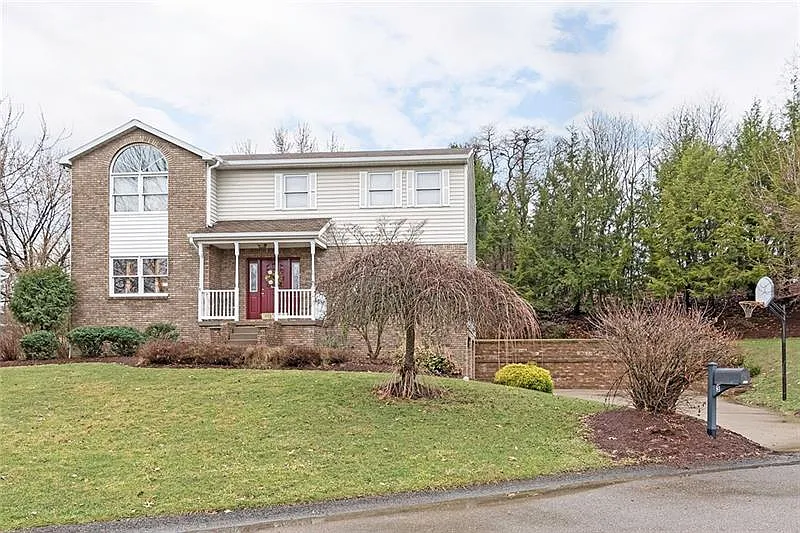 117 Kennedy Dr photo 1
