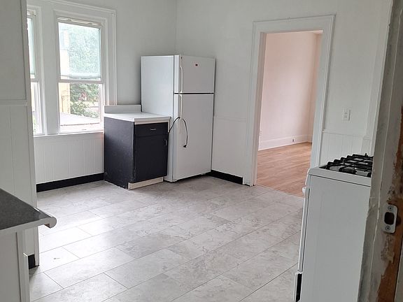 5th image of 109 Center Ave #3