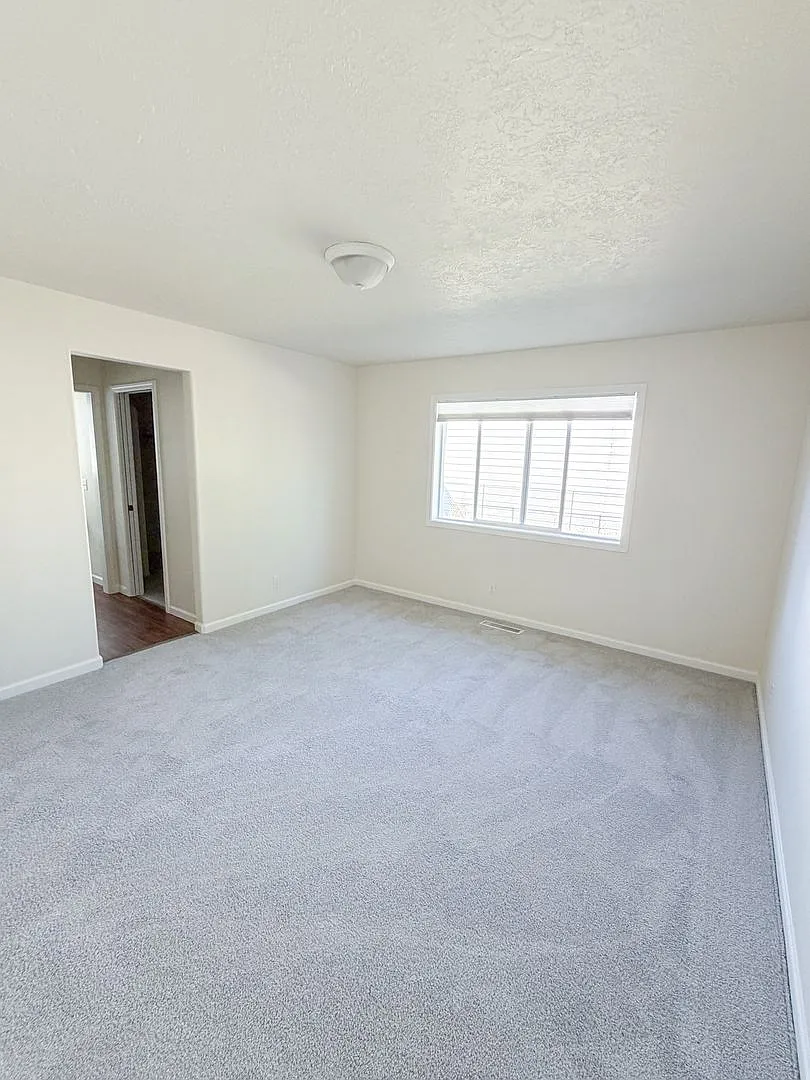 Beautifully Restored 3-Bedroom, 2-Bath Home in Keizer — Photo 4