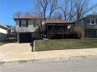 4821 N Tullis Dr, Kansas City, MO 64119
