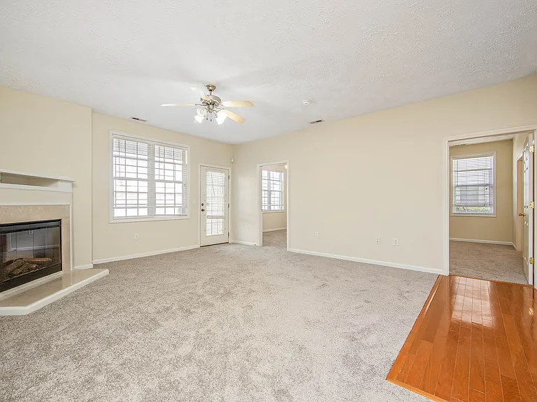 3930-101 Bardstown Ct — Photo 7
