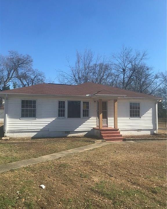 1st image of 2415 4th Ave E