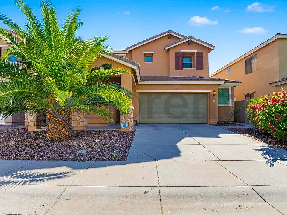 121 W Hackberry Dr