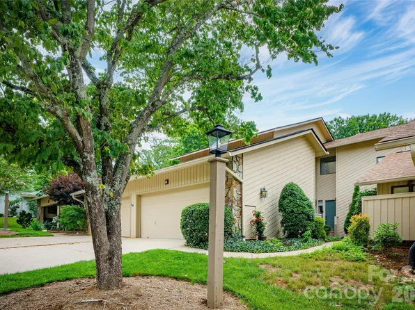106 Deerlake Dr, Asheville, NC 28803