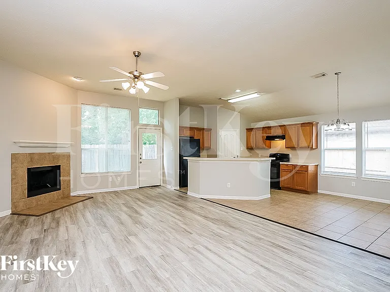 4531 Bridgevillage Dr — Photo 4