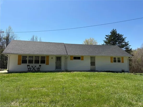 1053 Hoots Rd, Yadkinville, NC 27055