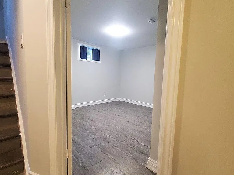 214 Kenilworth Ave S #BASEMENT — Photo 5