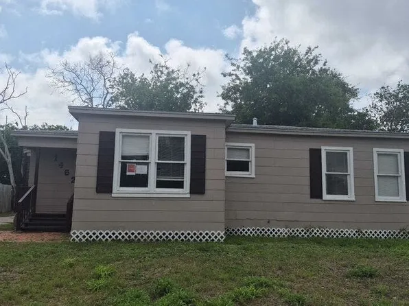 1462 Melbourne Dr, Corpus Christi, TX 78415