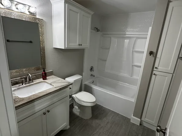 (undisclosed Address), Houston, TX 77020