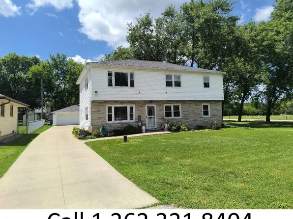 4311 S 46th St, Greenfield, WI 53220