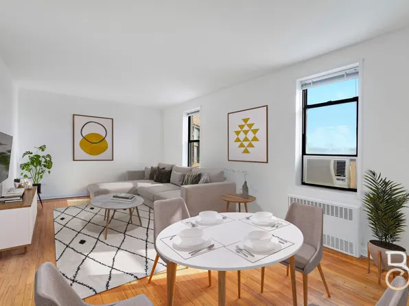 71-11 Yellowstone Boulevard image 1 of 10